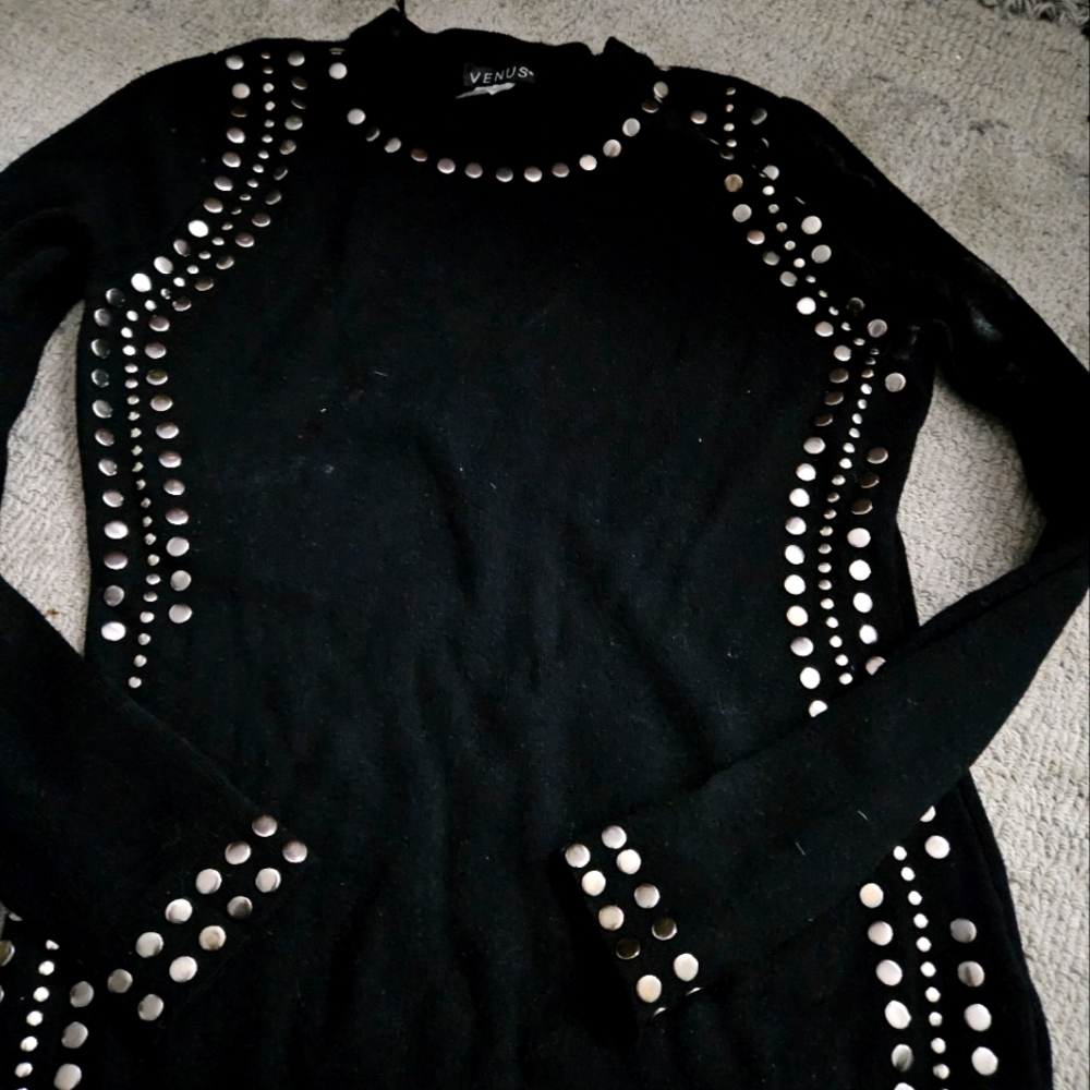 BRAND NEW STUDDED SWEATER SIZE S